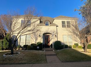 2405 Bedford Cir, Bedford, TX 76021