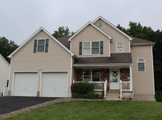 37 General Pulaski St, Mountain Top, PA 18707