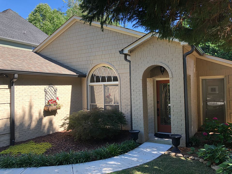 2nd image of 4841 Devon Ln