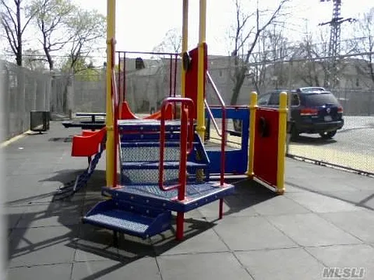 Sold by Douglas Elliman | media 25