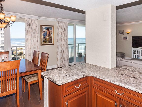 3rd image of 1601 Ocean Dr #501