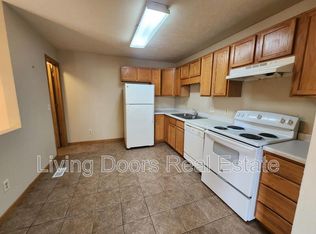 1748 N 27th St #2, Lincoln, NE 68503