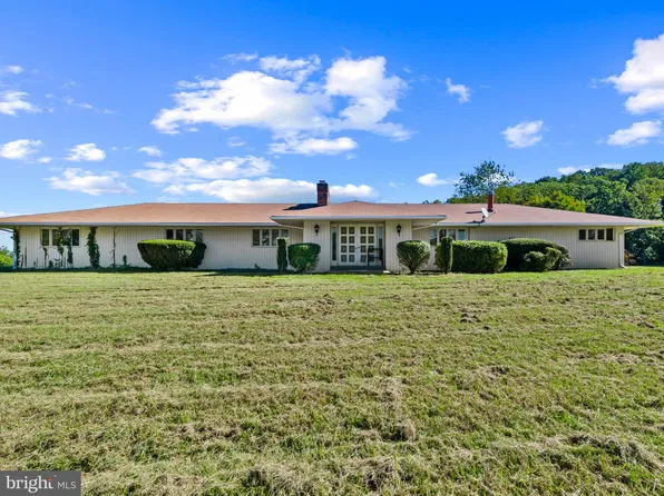 4567 Lakeside Ct, Marshall, VA 20115