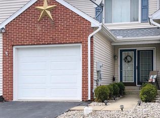 707 Hawk Ridge Dr, Hamburg, PA 19526