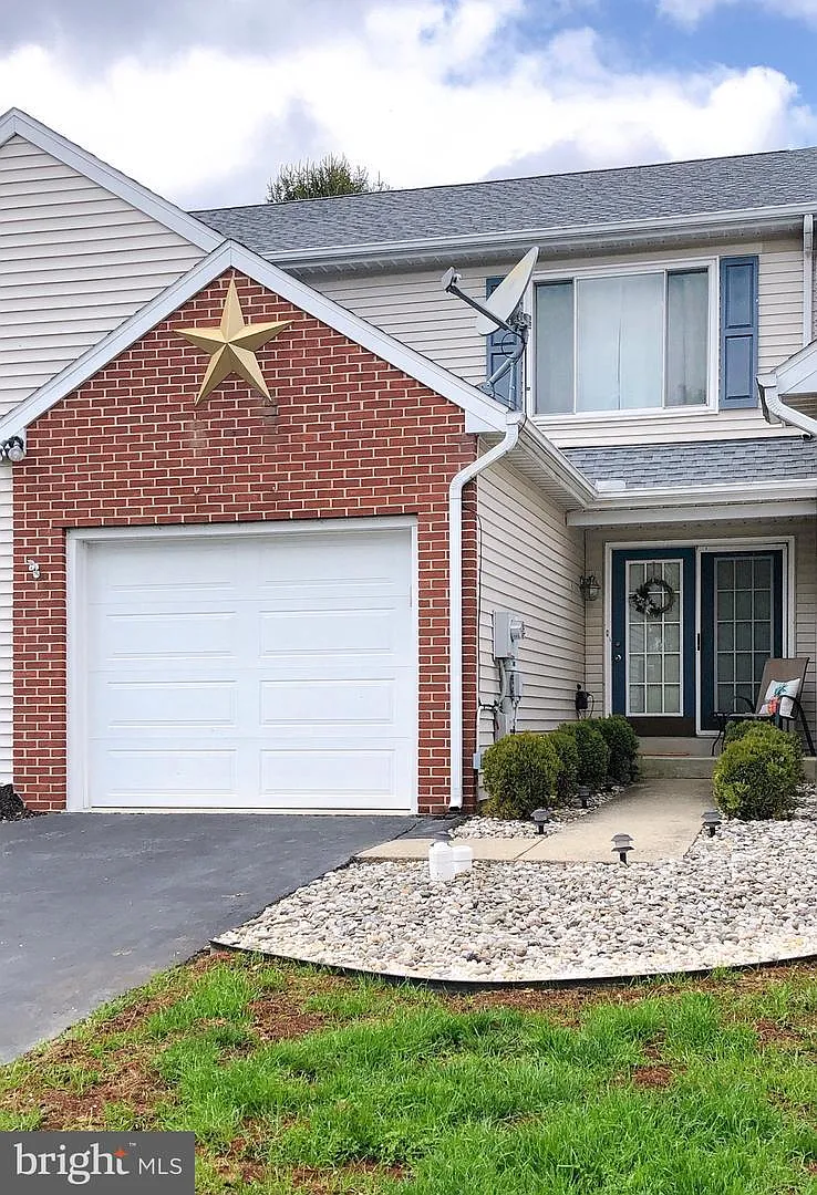 707 Hawk Ridge Dr photo 1