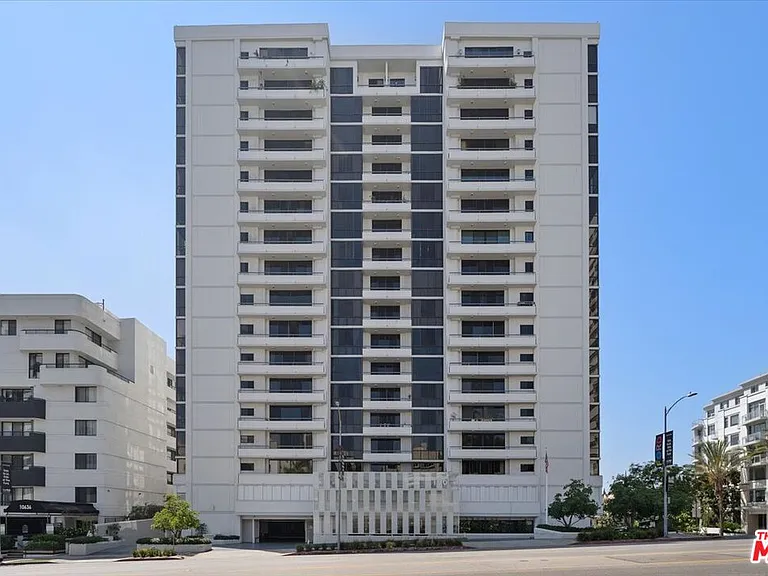 10660 Wilshire Blvd #705 — Photo 43