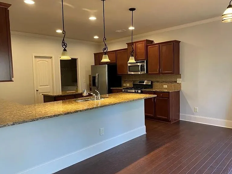 1030 Delo Ln — Photo 6