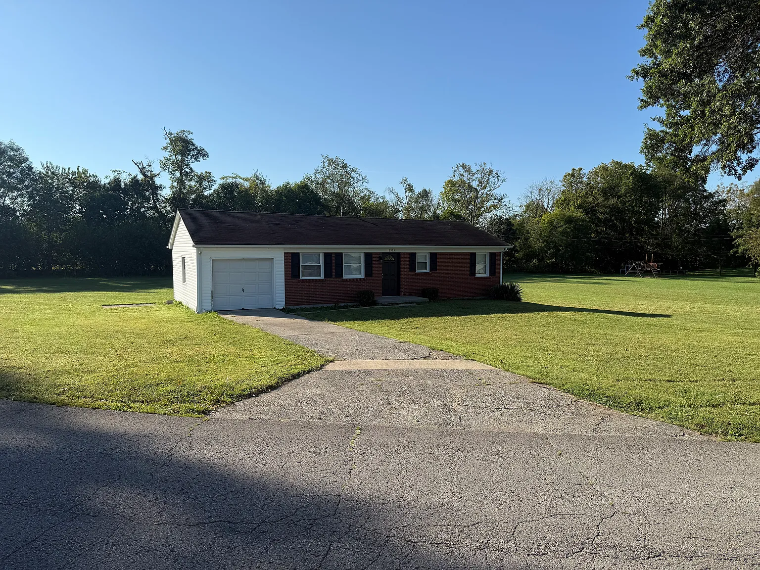 3 bed, 936 sqft, $1,550 — Photo 3