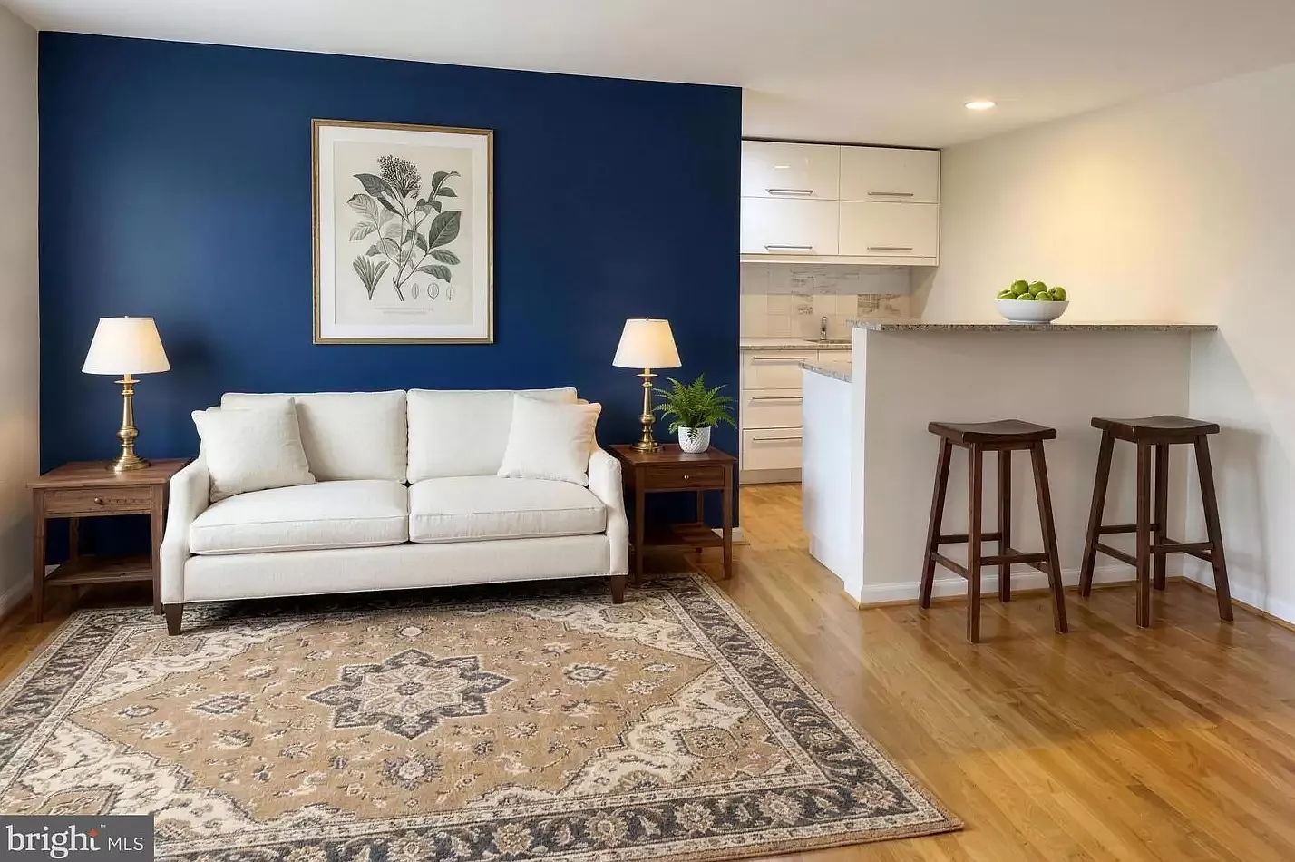 1 bed, 880 sqft, $2,500 — Photo 2