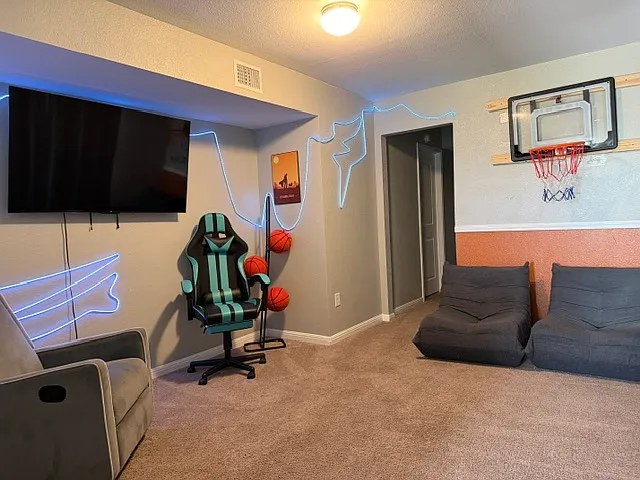 124 Martha Ln — Photo 10