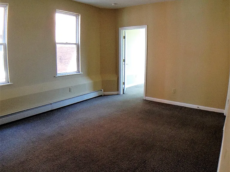 158 Westland St #2E — Photo 9