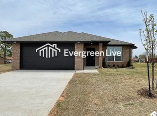 904 Hudson Rd, Chickasha, OK 73018