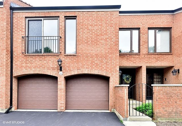 1st image of 19W277 Palace Green Ln