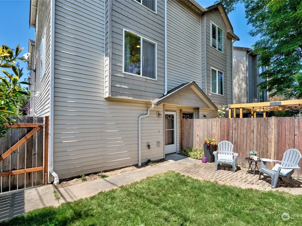 9222 Ashworth Avenue N #A, Seattle, WA 98103