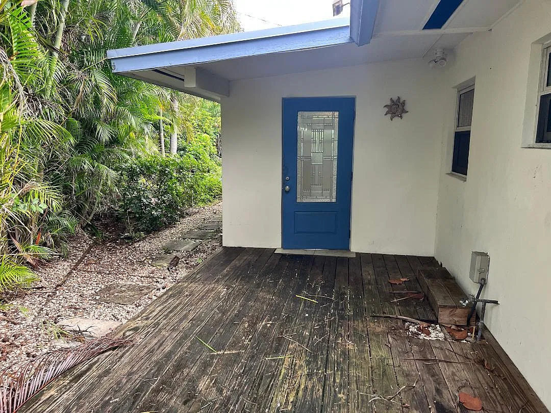 3 bed, 2.0 bath, 1018 sqft, $3,600 — Photo 2
