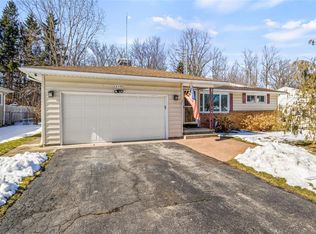 459 Biscayne Dr, Rochester, NY 14612