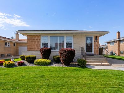 8557 W Winona St, Chicago, IL, 60656