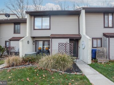 20 W Azalea Ln, Mount Laurel, NJ, 08054