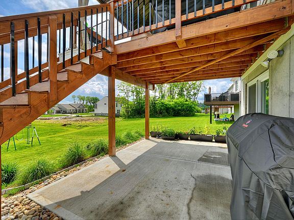 5th image of 2488 Lillywood Way