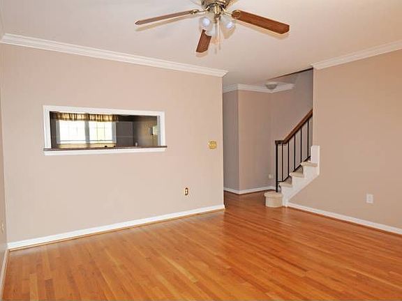3rd image of 124 Gretna Green Ct