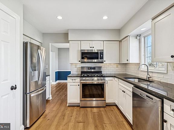 5th image of 149 Hunt Dr