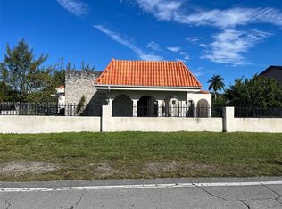 8505 SW 2nd St, Miami, FL 33144