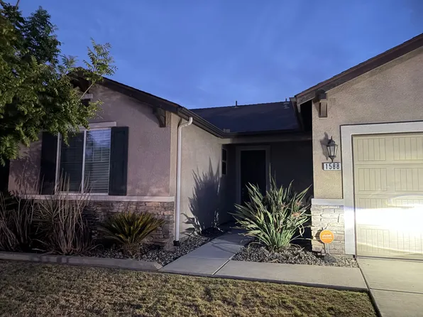1588 Hartley Dr, Hanford, CA 93230