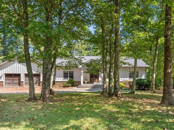 647 Thunderhill Rd, Fancy Gap, VA 24328