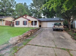 5421 Brookhollow Dr, Jackson, MS 39212