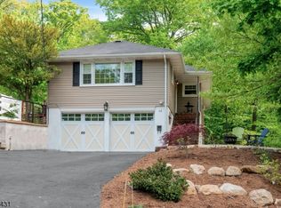 32 Skytop Rd, Cedar Grove, NJ 07009