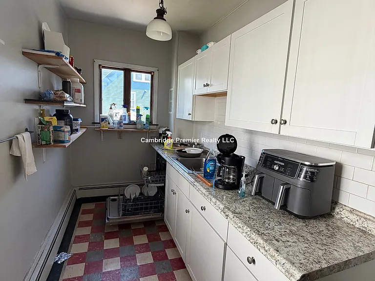 35 Rogers Ave — Photo 38