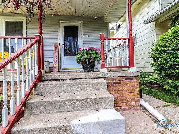 4th image of 872 Geneva Ave