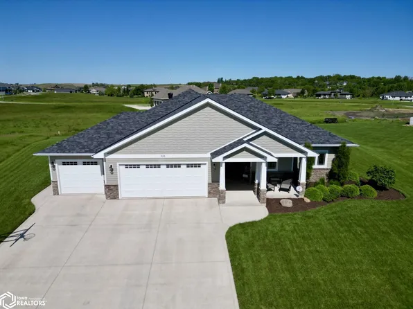 926 Brookdale Dr, Carroll, IA 51401