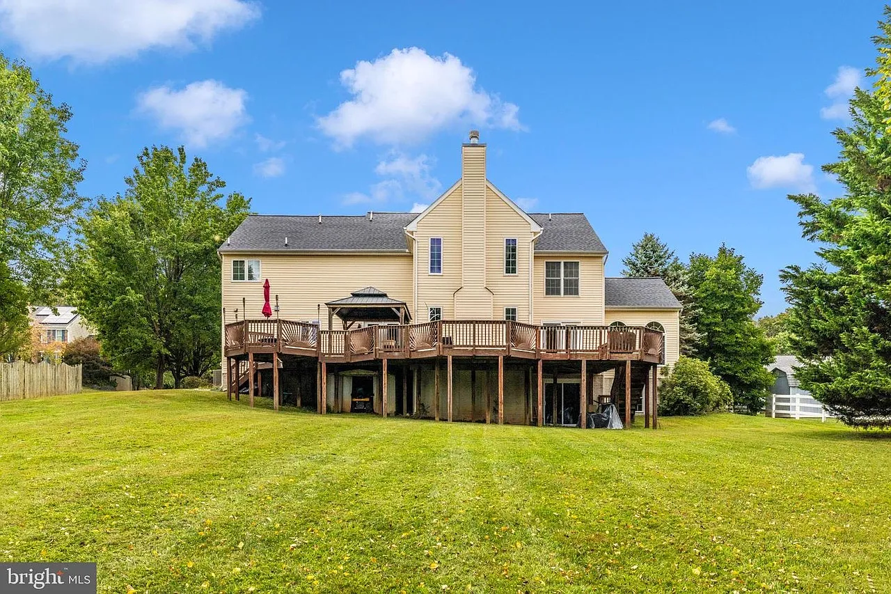 13681 Samhill Dr — Photo 1