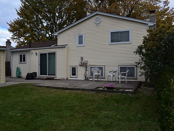 4th image of 41486 Harvard Dr