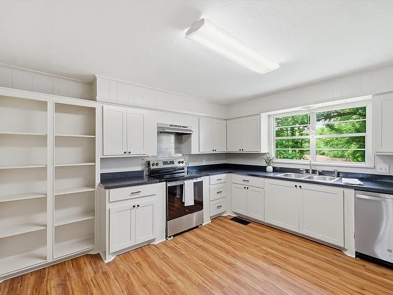 210 Mount Salus Rd — Photo 11