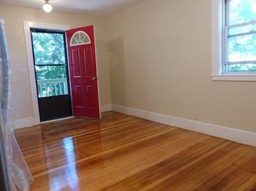 1st image of 5 Saunders St #3
