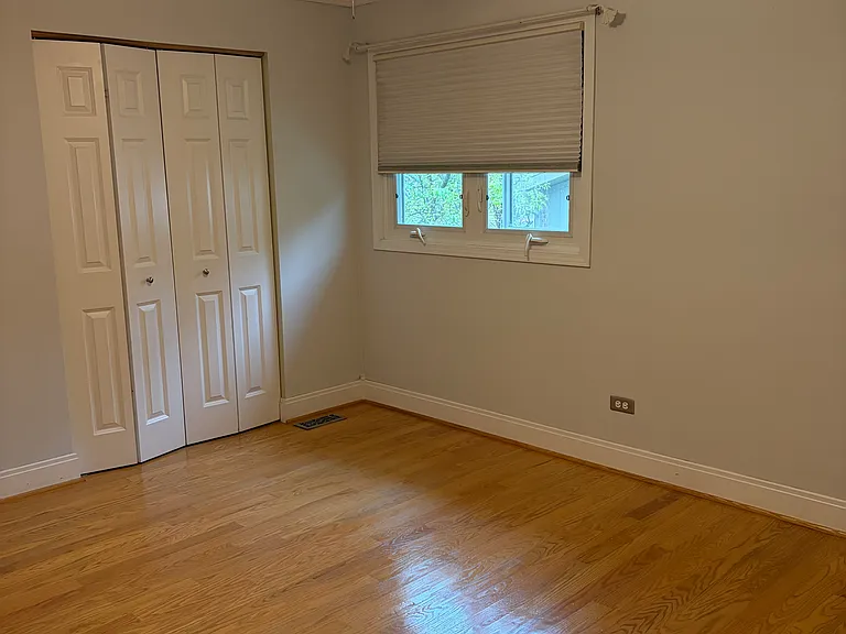 330 Heritage Pkwy — Photo 16