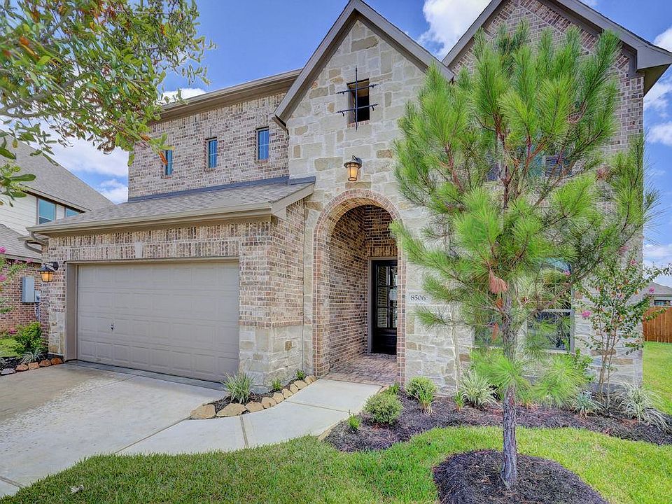 1st image of 8506 Parati Creek Ln
