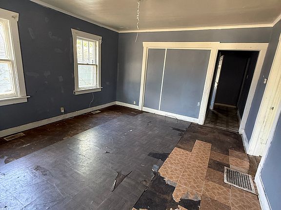 5th image of 444 W Garfield Ave
