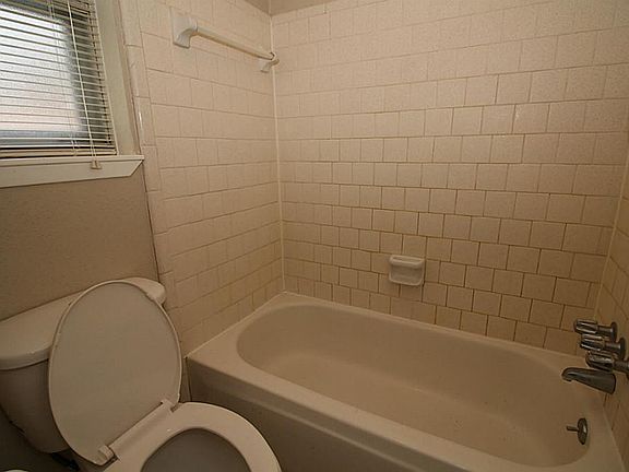 3rd image of 16778 Gleneagle Dr N