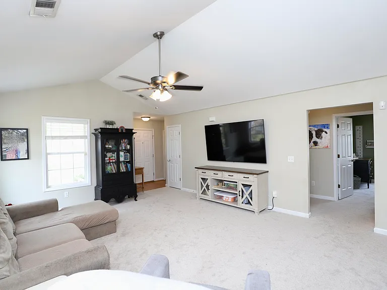 1116 Waverly Place Dr — Photo 11