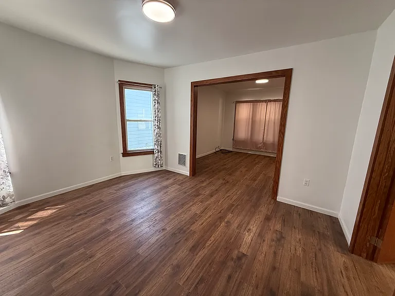 Dinning room - 2 windows