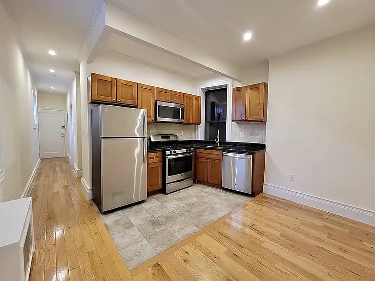 131 Thompson St #4Y — Photo 1