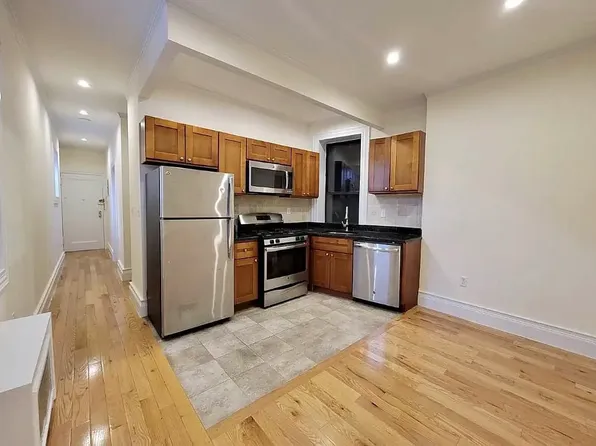 131 Thompson St #4Y, New York, NY 10012