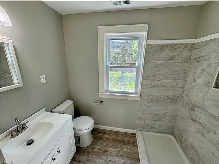2712 Vimy Ridge Ave — Photo 4