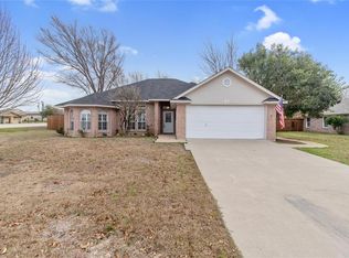 126 N Valley St, Red Oak, TX 75154