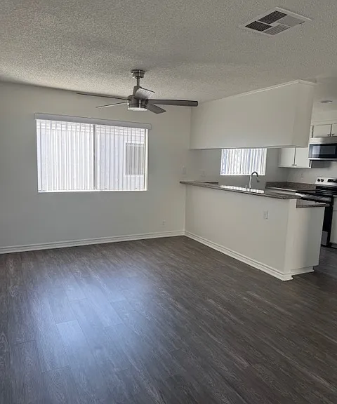Westbay Apartments — Photo 68