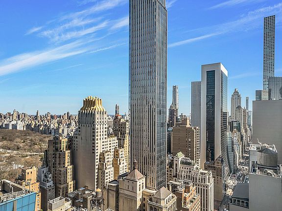 3rd image of 146 W 57th St APT 45A