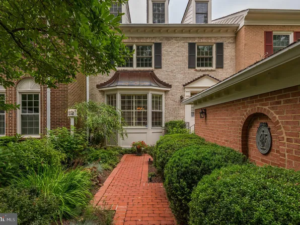 9426 Turnberry Dr, Potomac, MD 20854